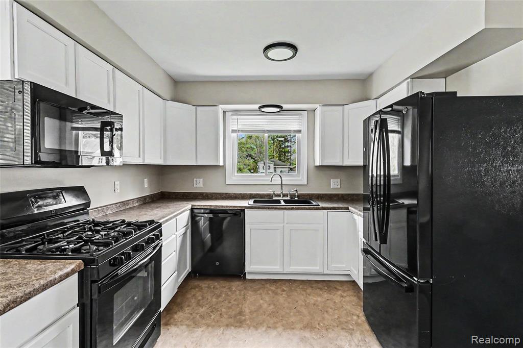 502 Carrier Street, Lansing, MI 48906 — Photo 2