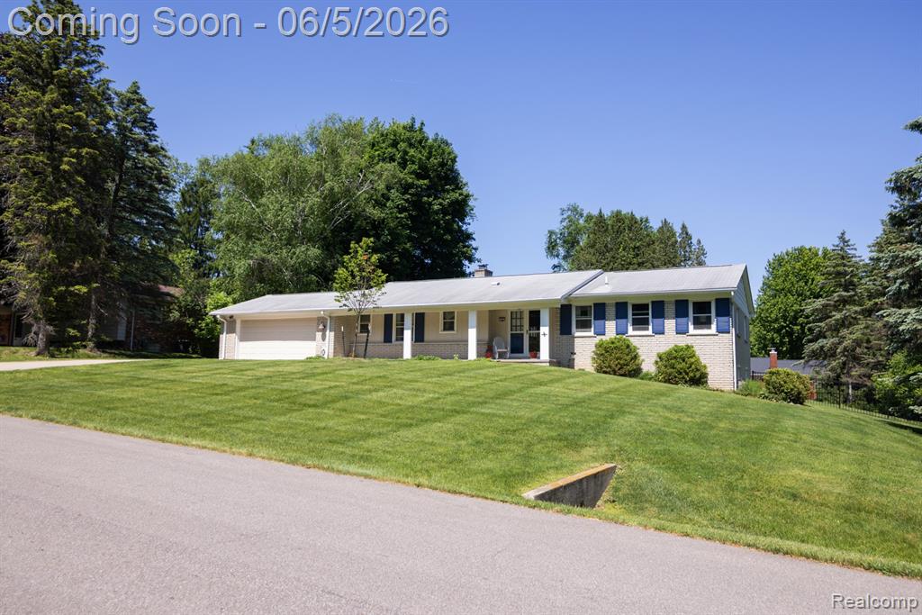 724 Sandstone Drive, Rochester Hills, MI 48309 — Photo 3