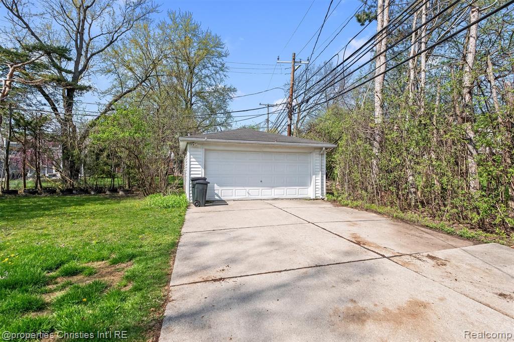 956 Northlawn Boulevard, Birmingham, MI 48009 — Photo 22