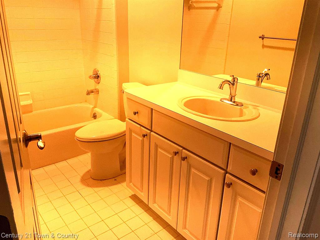 1327 S Main Street, 12, Royal Oak, MI 48067 — Photo 10
