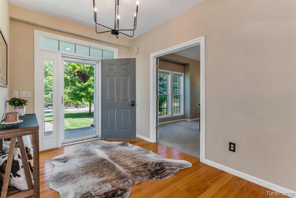 5827 WESTWOOD Drive, Grand Blanc, MI 48439 — Photo 10
