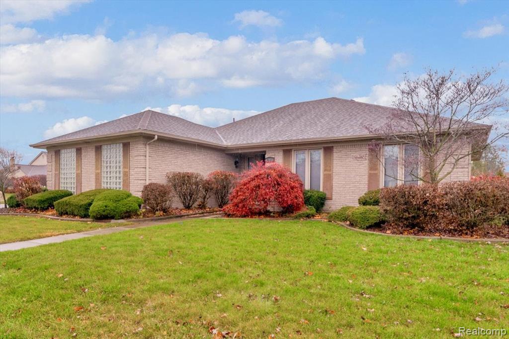 43939 Manitou Drive, Clinton Twp, MI 48038 — Photo 2