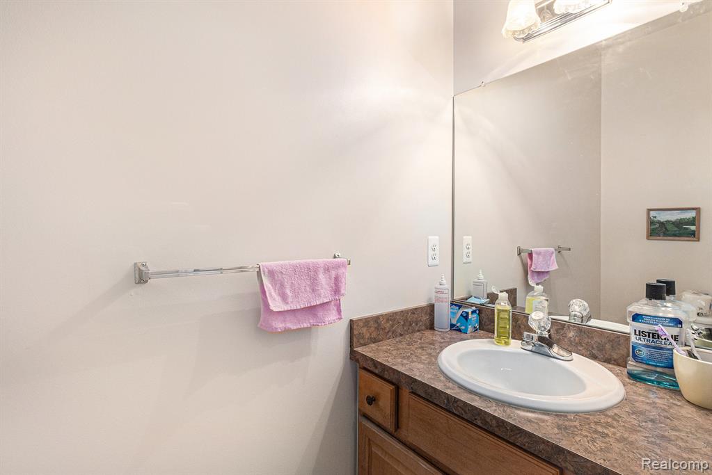 552 Turn Bull Street, Lapeer, MI 48446 — Photo 14