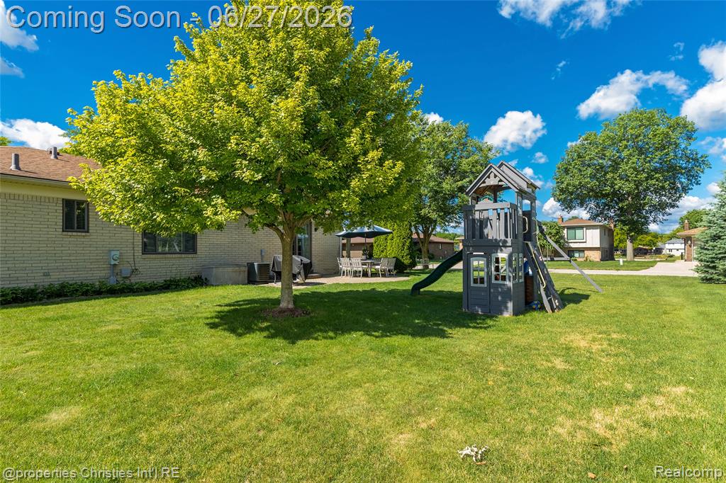 6805 Emerald Shores Drive, Troy, MI 48085 — Photo 41