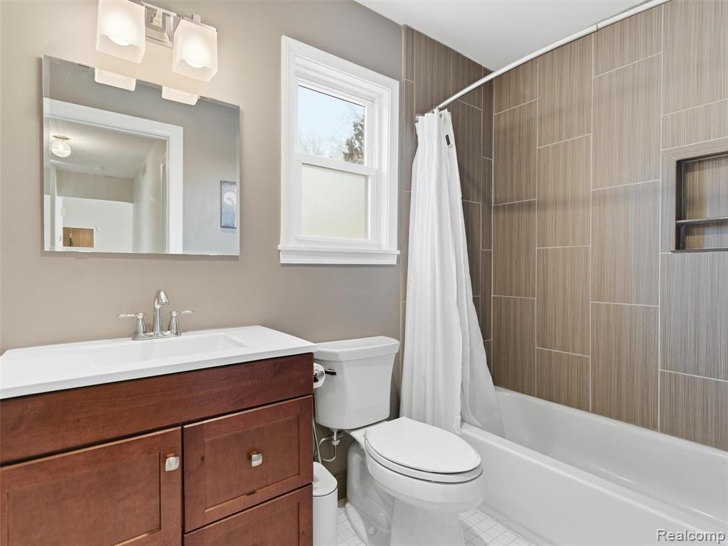 4495 Maybee Road, Lake Orion, MI — Photo 34