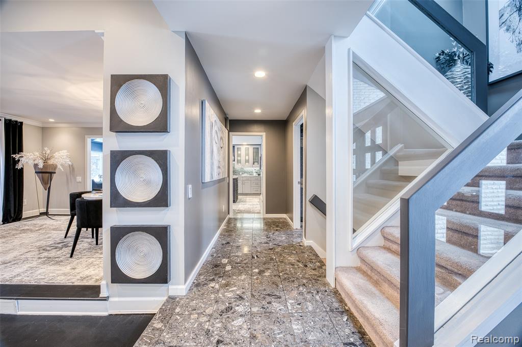 5292 Pond Bluff Drive, West Bloomfield, MI 48323 — Photo 10