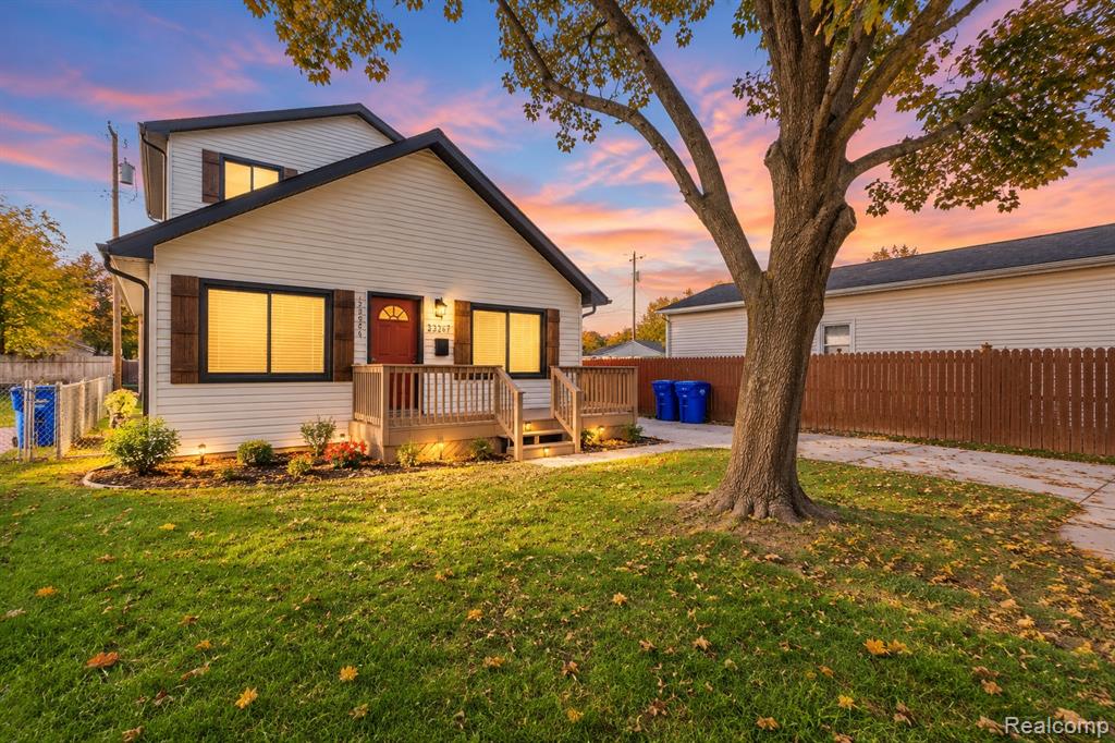 23267 Wellington Avenue, Warren, MI 48089