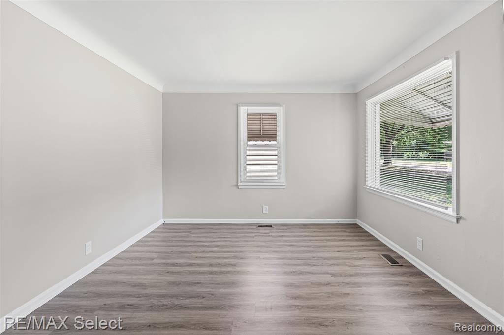 4305 Pengelly Road, Flint, MI 48507 — Photo 15