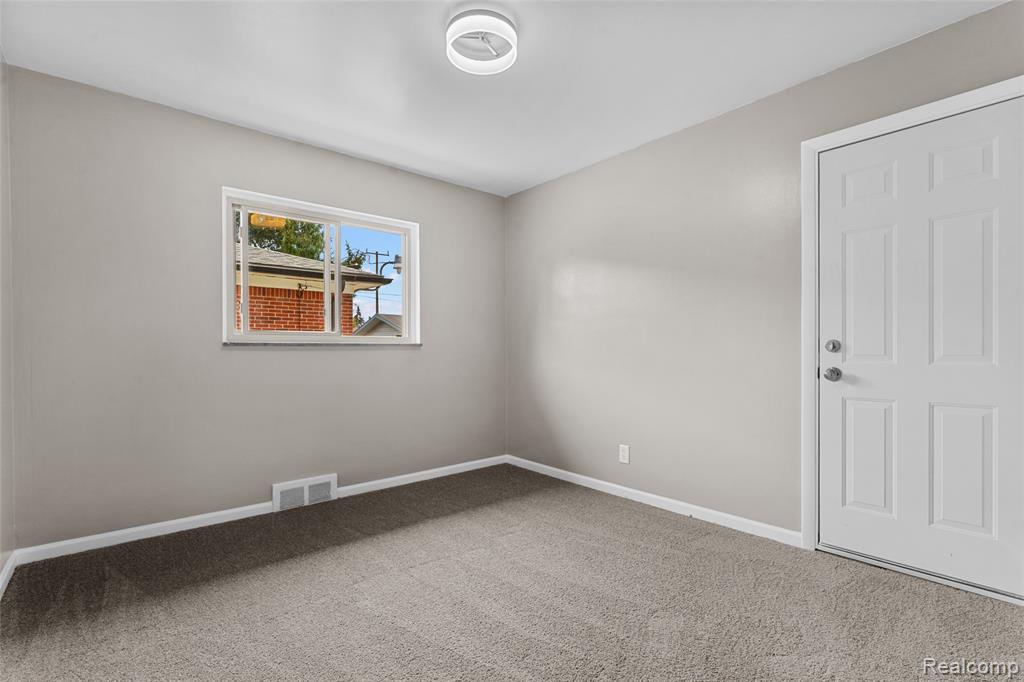 19335 Chapel Street, Detroit, MI 48219 — Photo 12