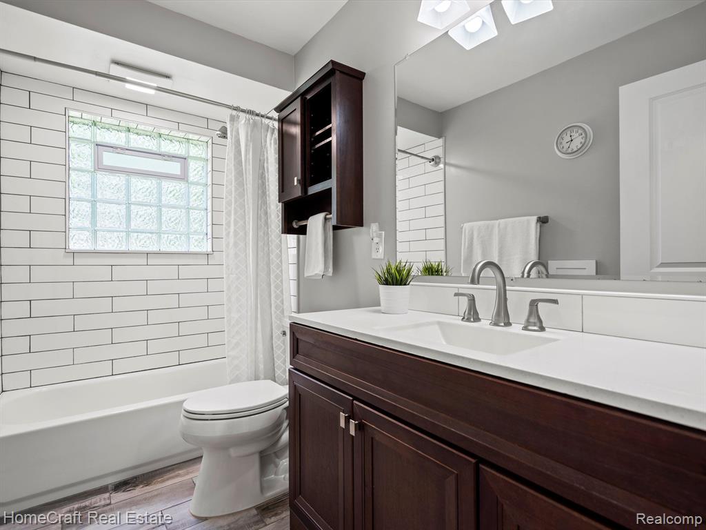 523 W BROOKS Street, Howell, MI 48843 — Photo 19