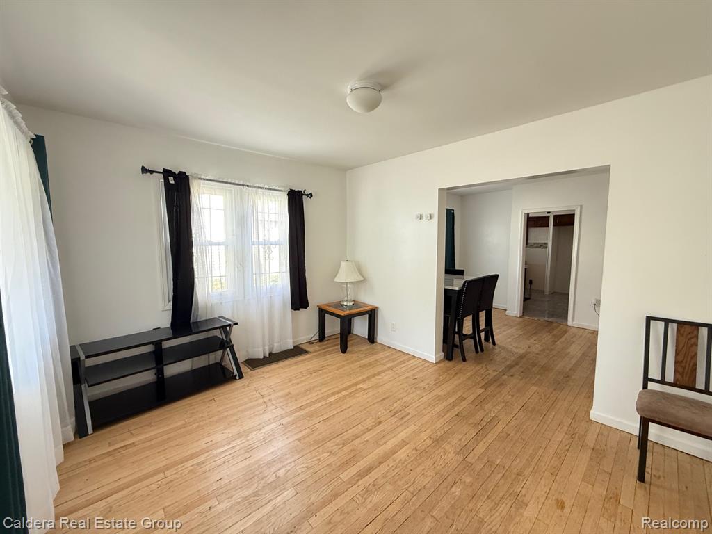 733 Black Avenue, Flint, MI 48505 — Photo 4
