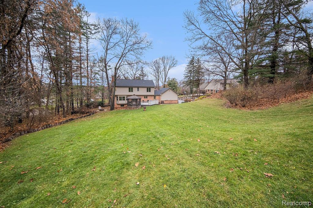 695 HERITAGE Drive, Milford, MI 48381 — Photo 34