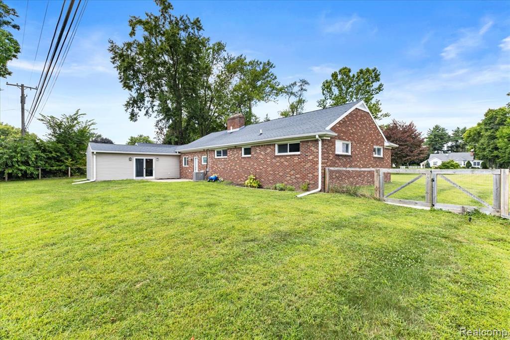 42435 E Huron River Drive, Belleville, MI 48111 — Photo 23