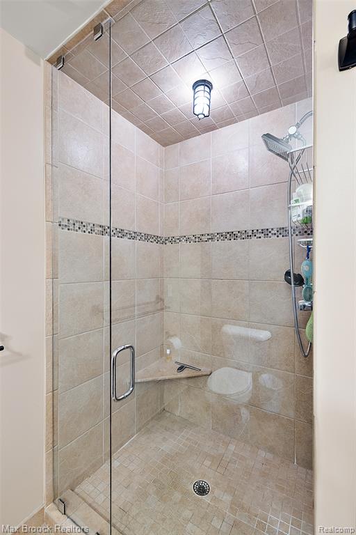 2022 Willow Beach Street, Keego Harbor, MI 48320 — Photo 13