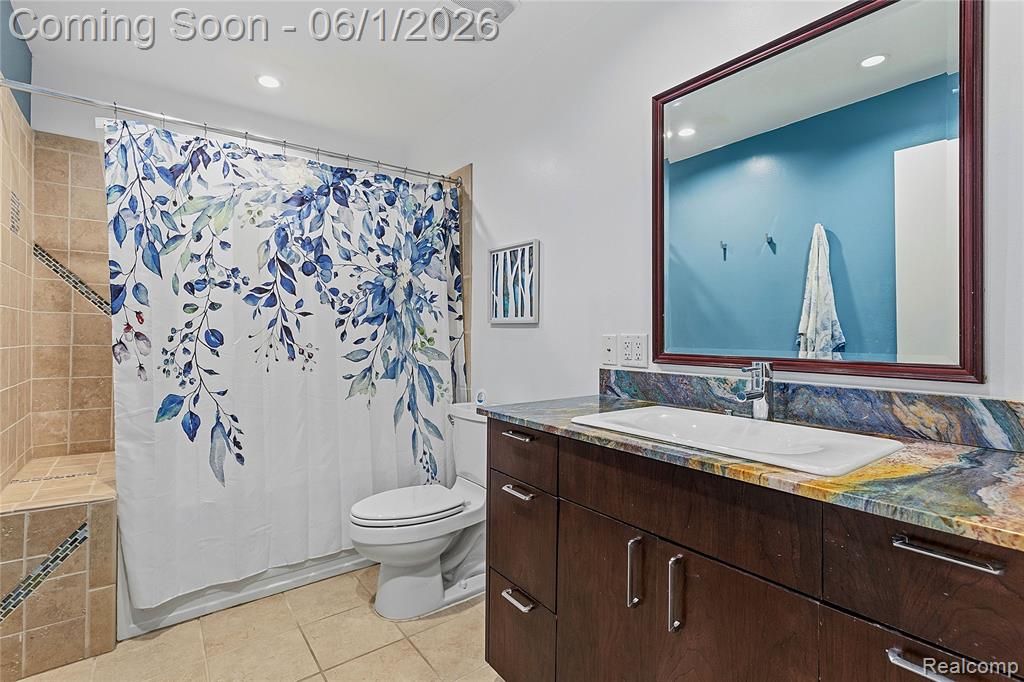5389 Fox Ridge Circle, West Bloomfield, MI — Photo 37