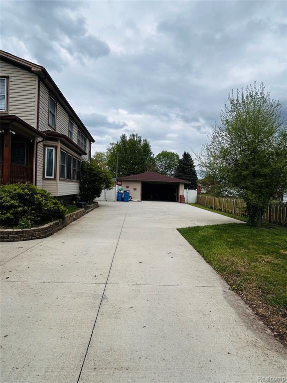 8186 Lenore Street, Dearborn Heights, MI 48127 — Photo 2