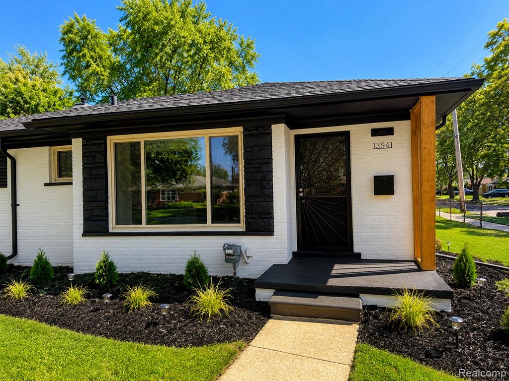 13941 Pearson Street, Oak Park, MI 48237 — Photo 4