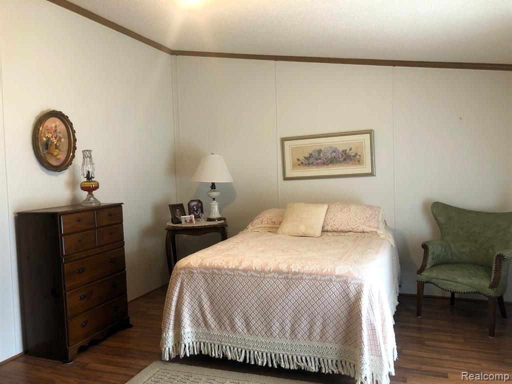 616 Holly Court, Jonesville, MI 49250 — Photo 3