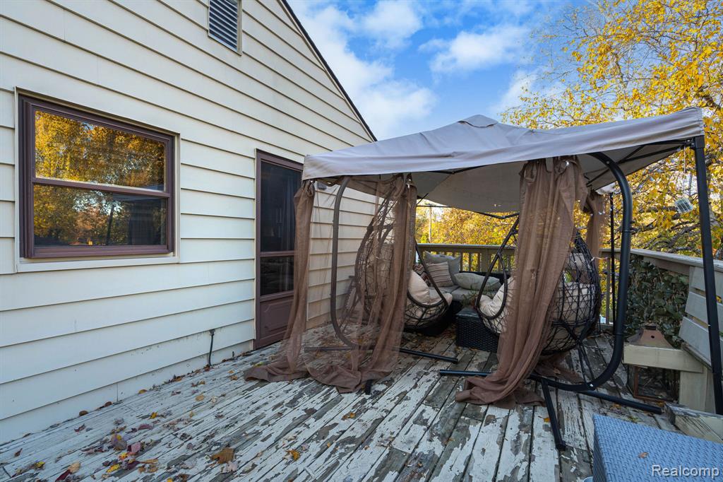 392 Cambridge Drive, Mount Clemens, MI 48043 — Photo 7