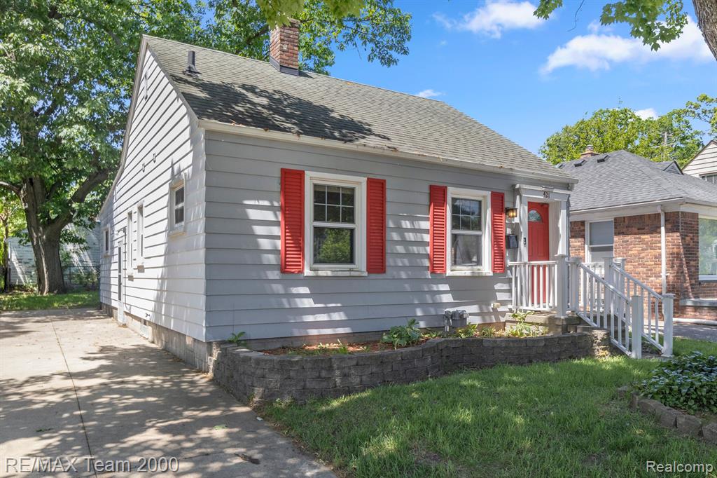 421 GARDENDALE Street, Ferndale, MI 48220 — Photo 2