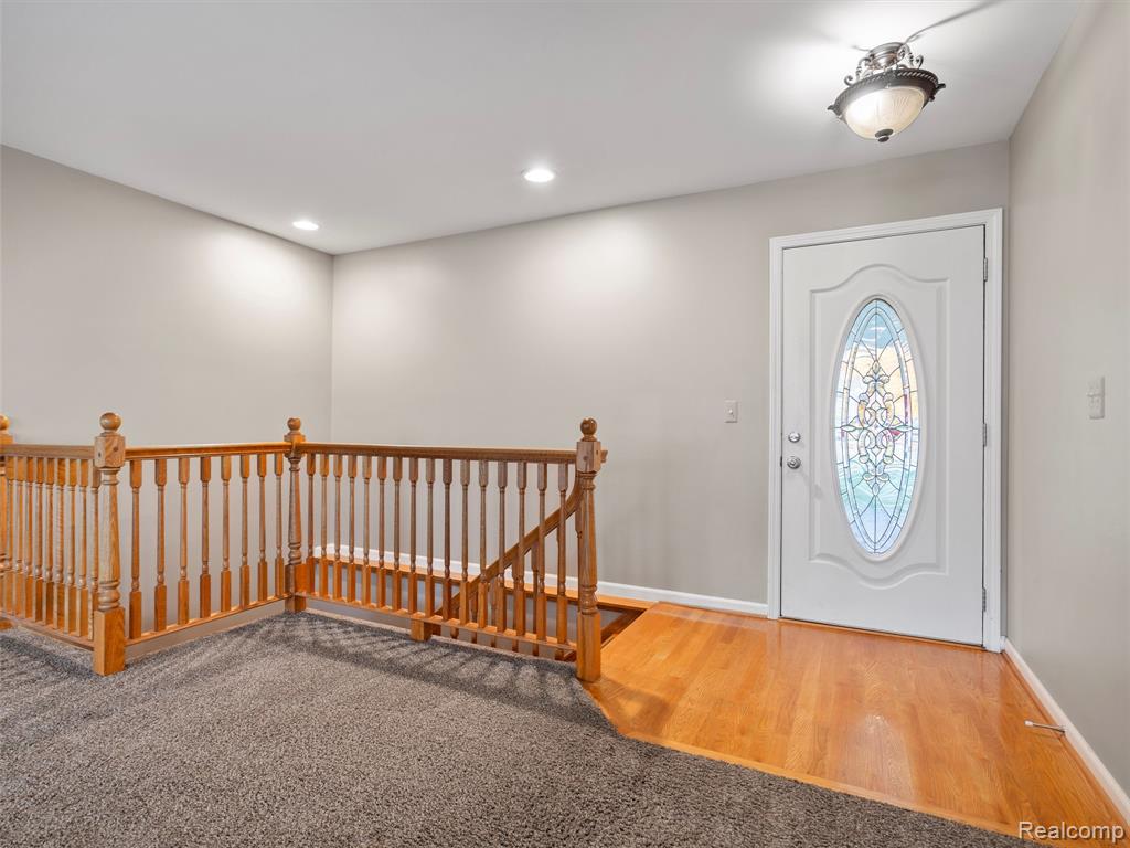987 FAIRLEDGE Street, Lake Orion, MI 48362 — Photo 6