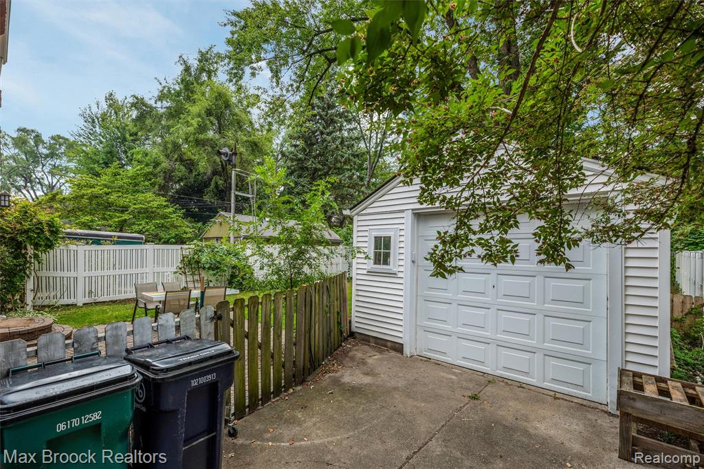 905 N Wilson Avenue, Royal Oak, MI 48067 — Photo 32