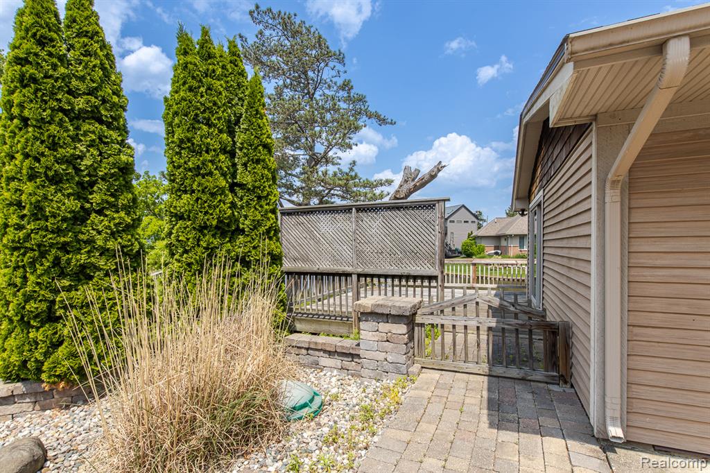 9634 Bonnie Briar Street, White Lake, MI — Photo 47
