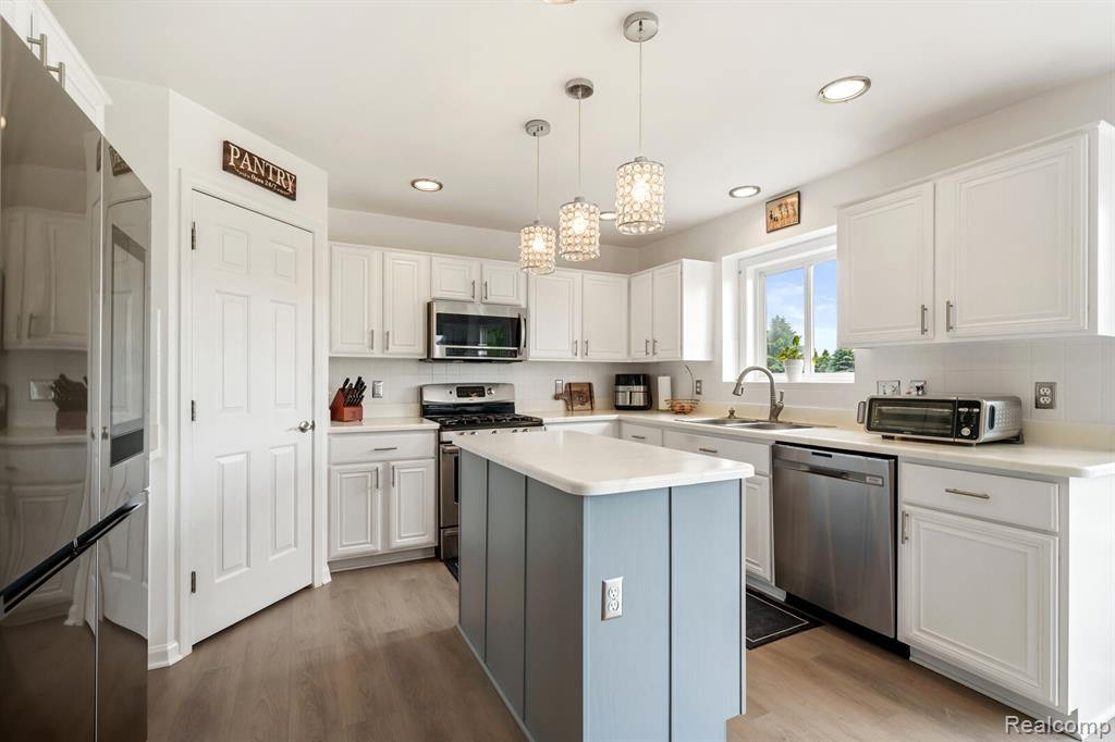 47540 Kelston Drive, Macomb, MI 48044 — Photo 14