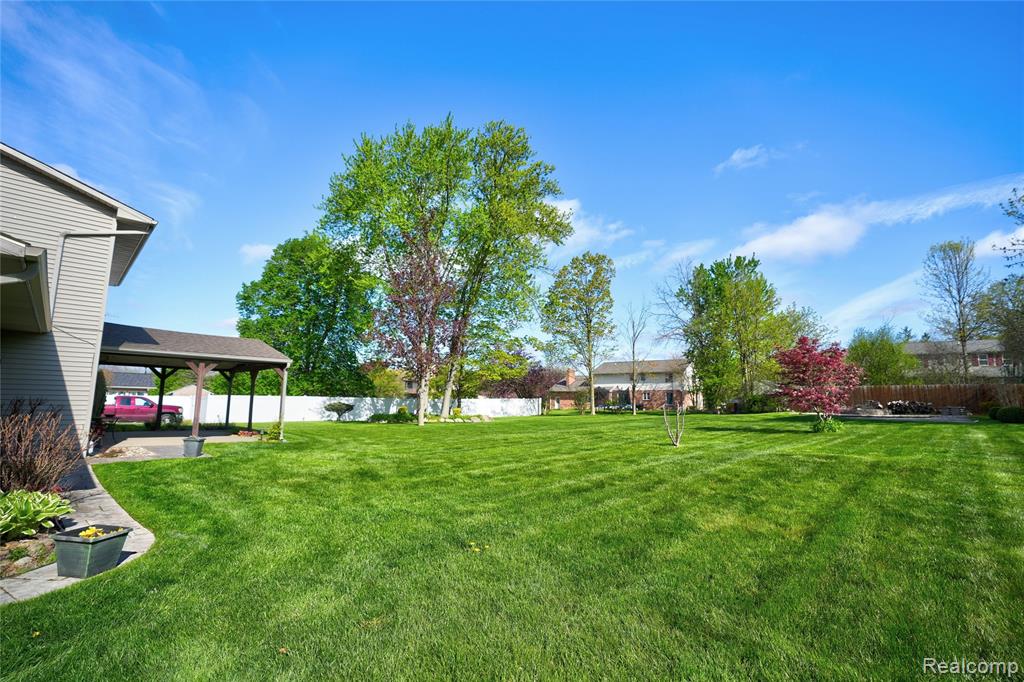 6338 Covered Wagons Trail, Flint, MI 48532 — Photo 9