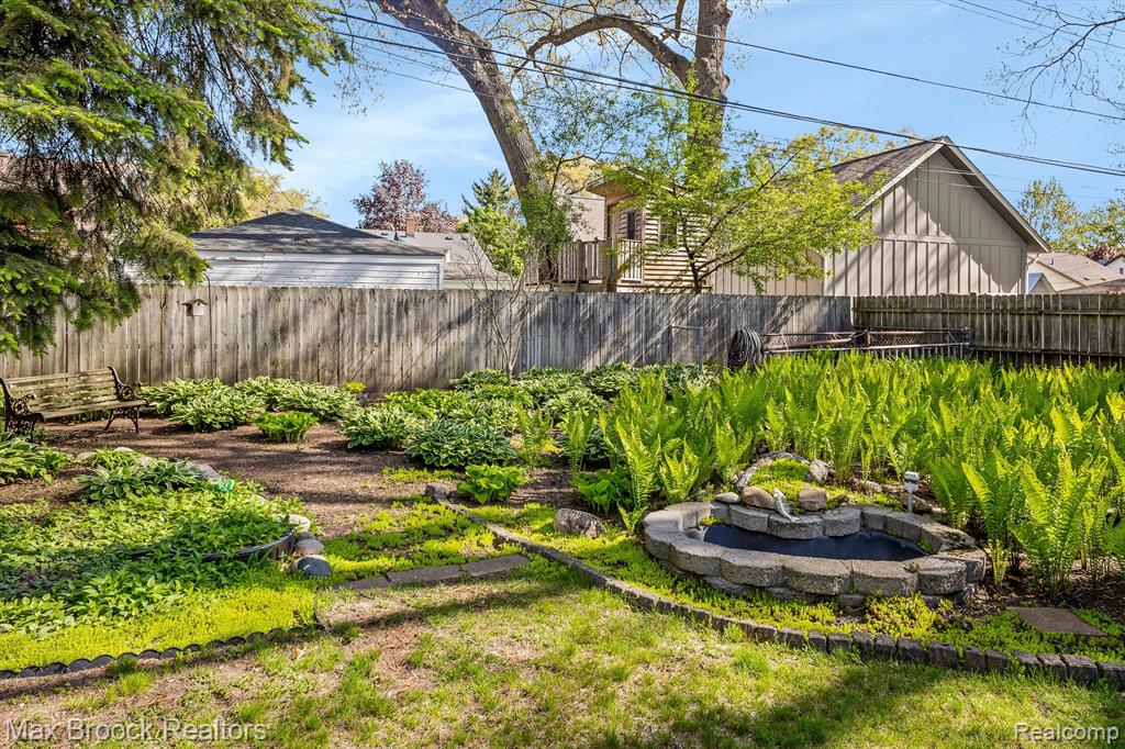 432 W CAMBOURNE Street, Ferndale, MI 48220 — Photo 36