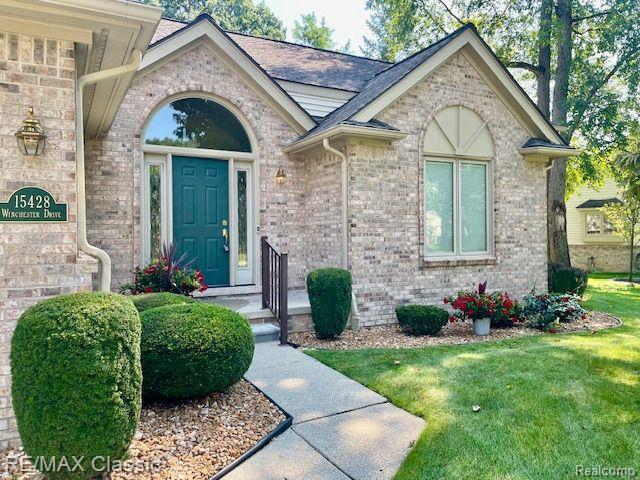 15428 WINCHESTER Drive, Plymouth, MI 48170 — Photo 3