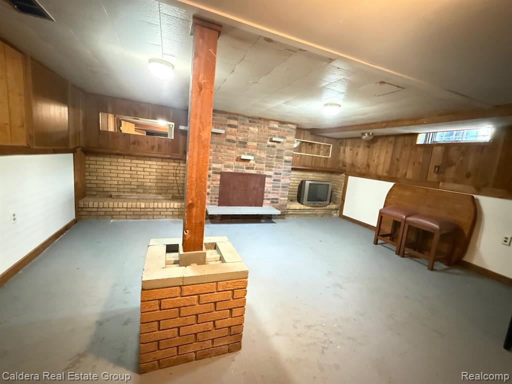 733 Black Avenue, Flint, MI 48505 — Photo 11