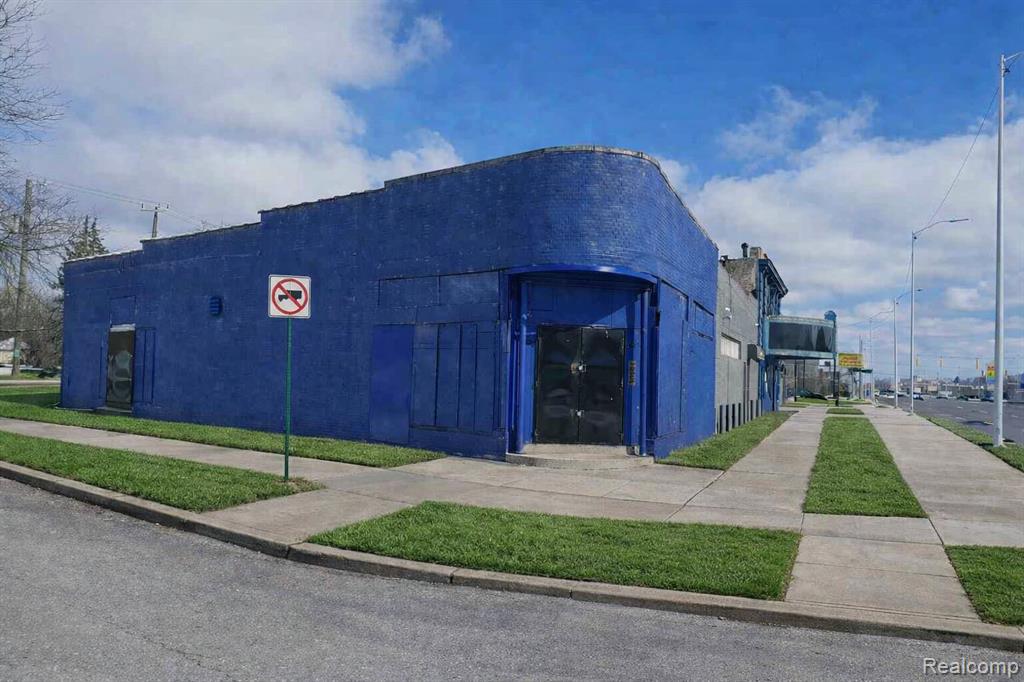 12701 GRATIOT Avenue, Detroit, MI 48205