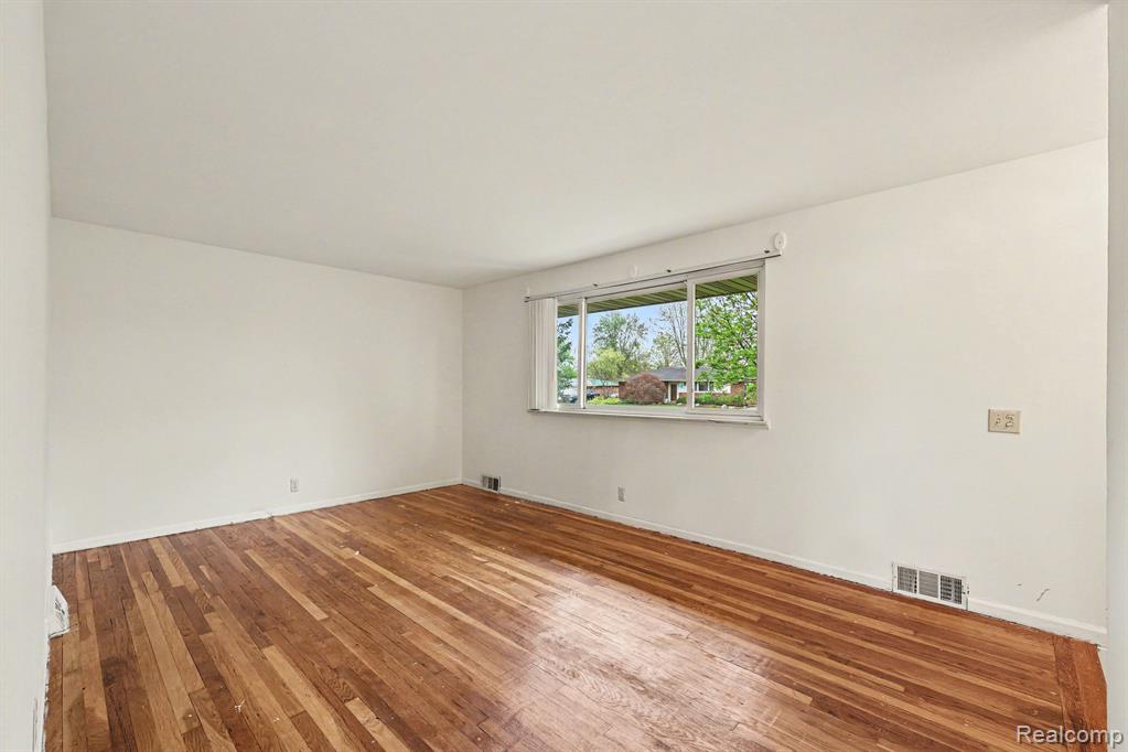 3688 Breaker Street, Waterford, MI 48329 — Photo 11