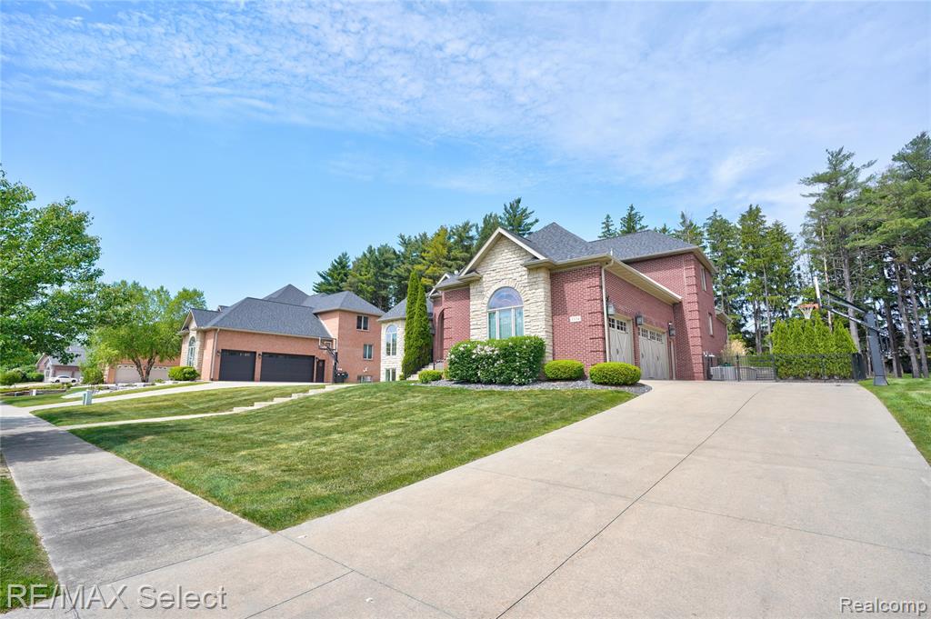 3334 Creekview Drive, Davison, MI 48423 — Photo 6