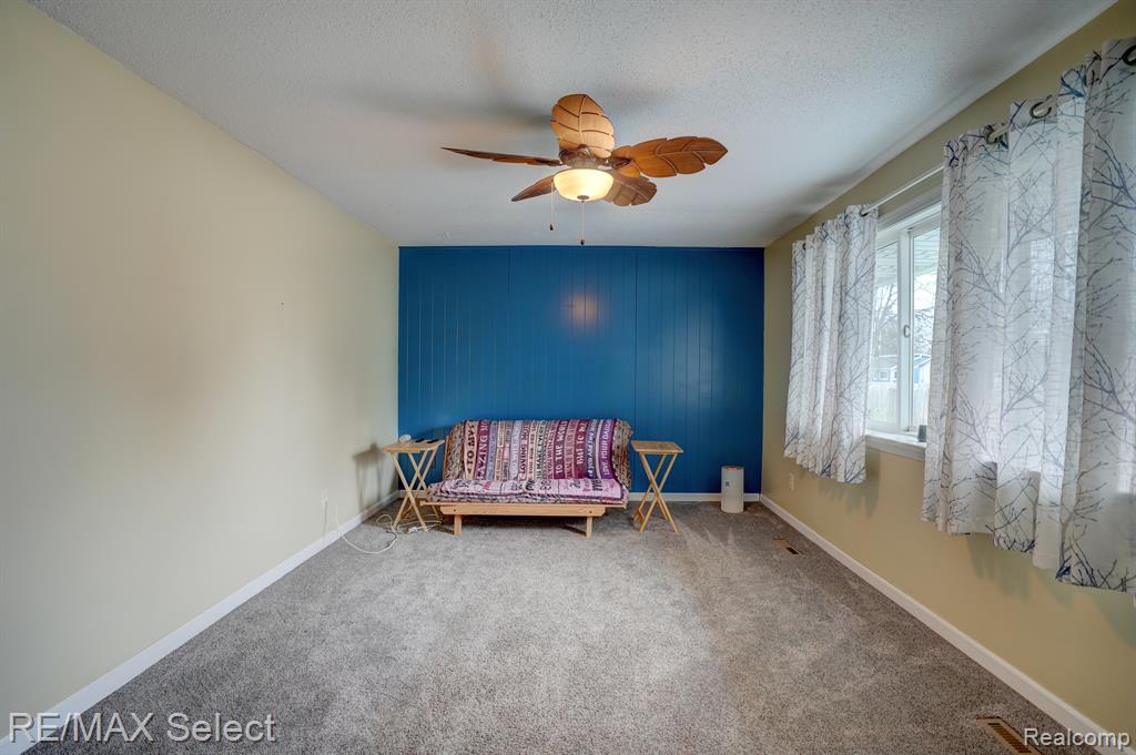 502 W BENJAMIN Street, Linwood, MI 48634 — Photo 4
