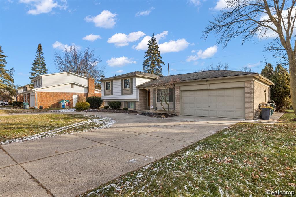 4058 Colonial Boulevard, Troy, MI 48085 — Photo 2