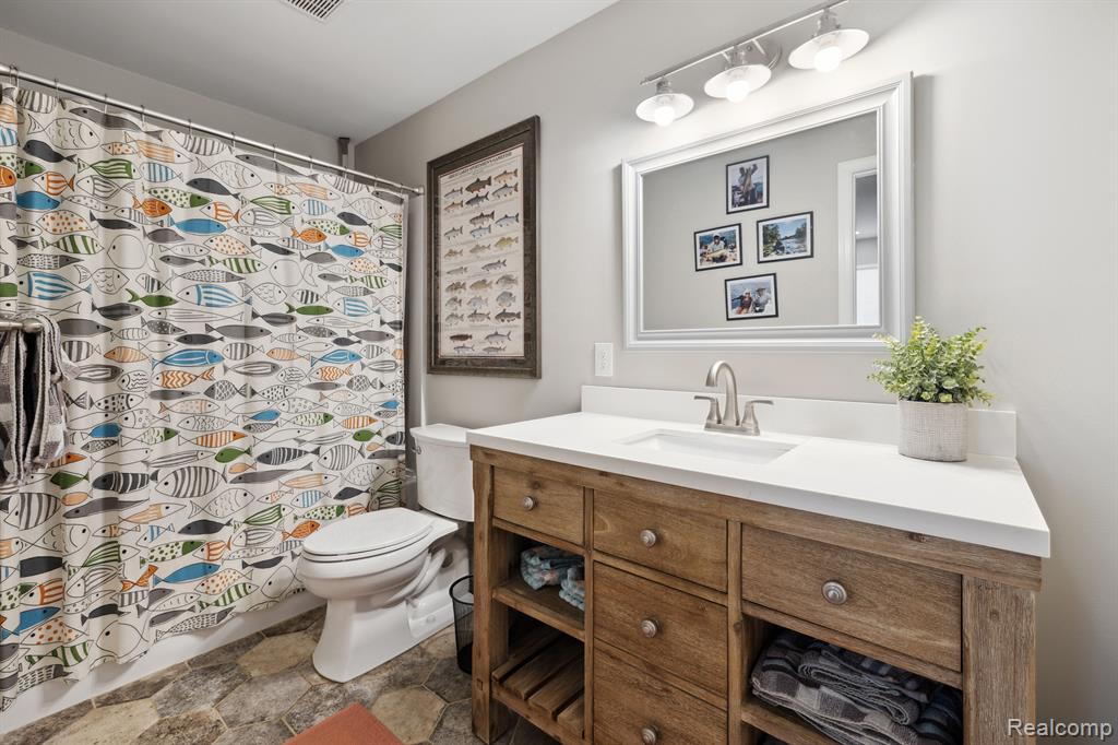 4711 Fenton Road, Hartland, MI 48353 — Photo 23