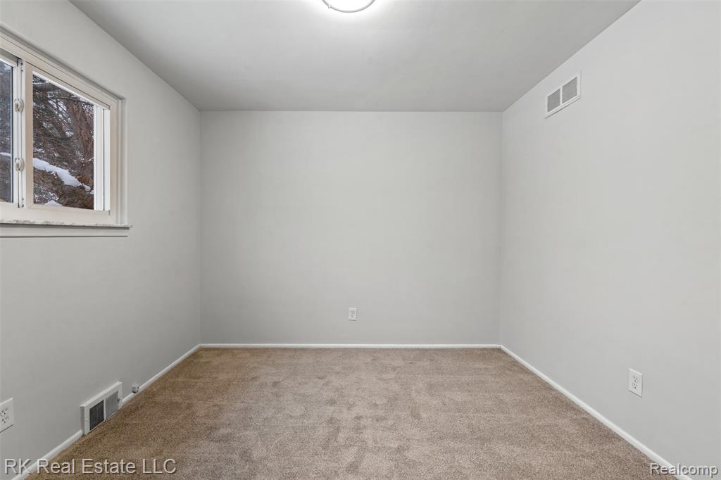 5558 Meadow Lane, Shelby Twp, MI 48316 — Photo 21