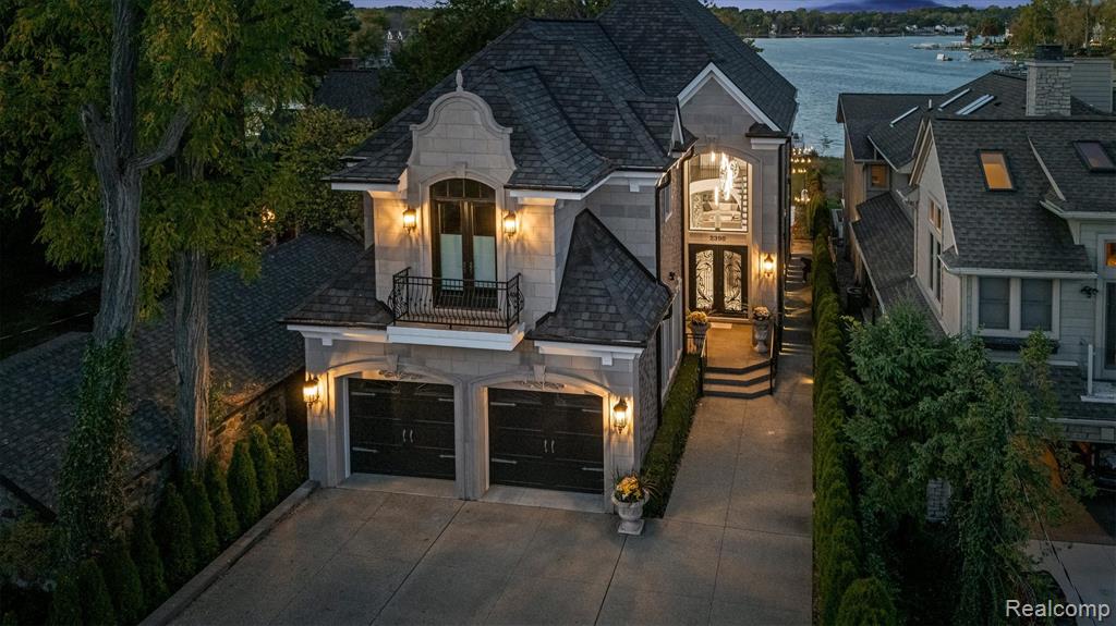 2390 Walnut Lake Road, West Bloomfield, MI 48323