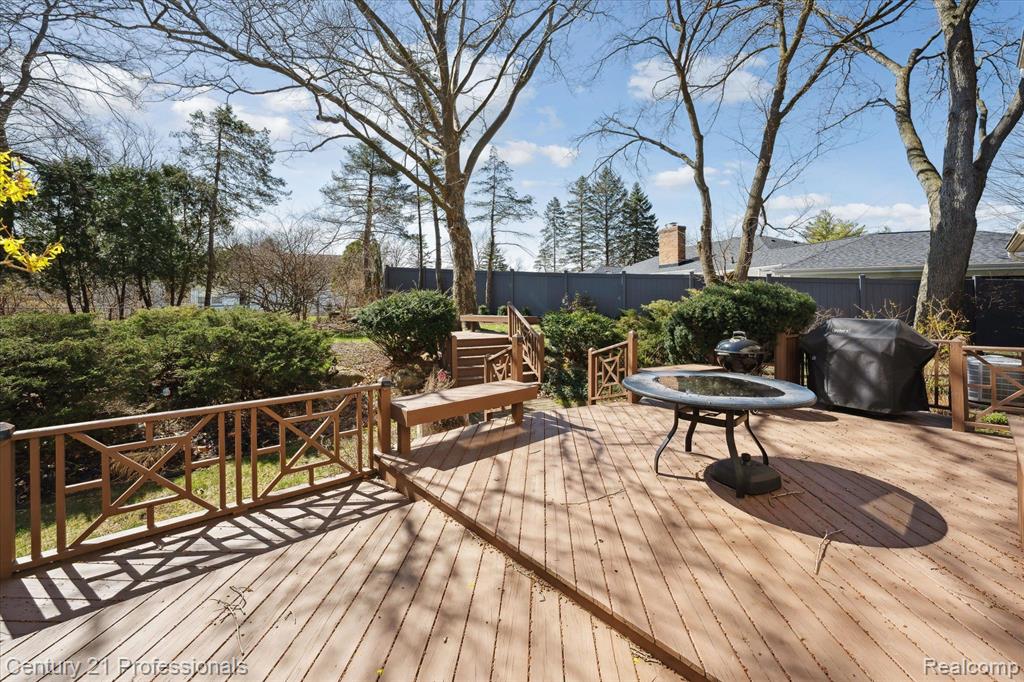 4538 COMANCHE Drive, Okemos, MI 48864 — Photo 32
