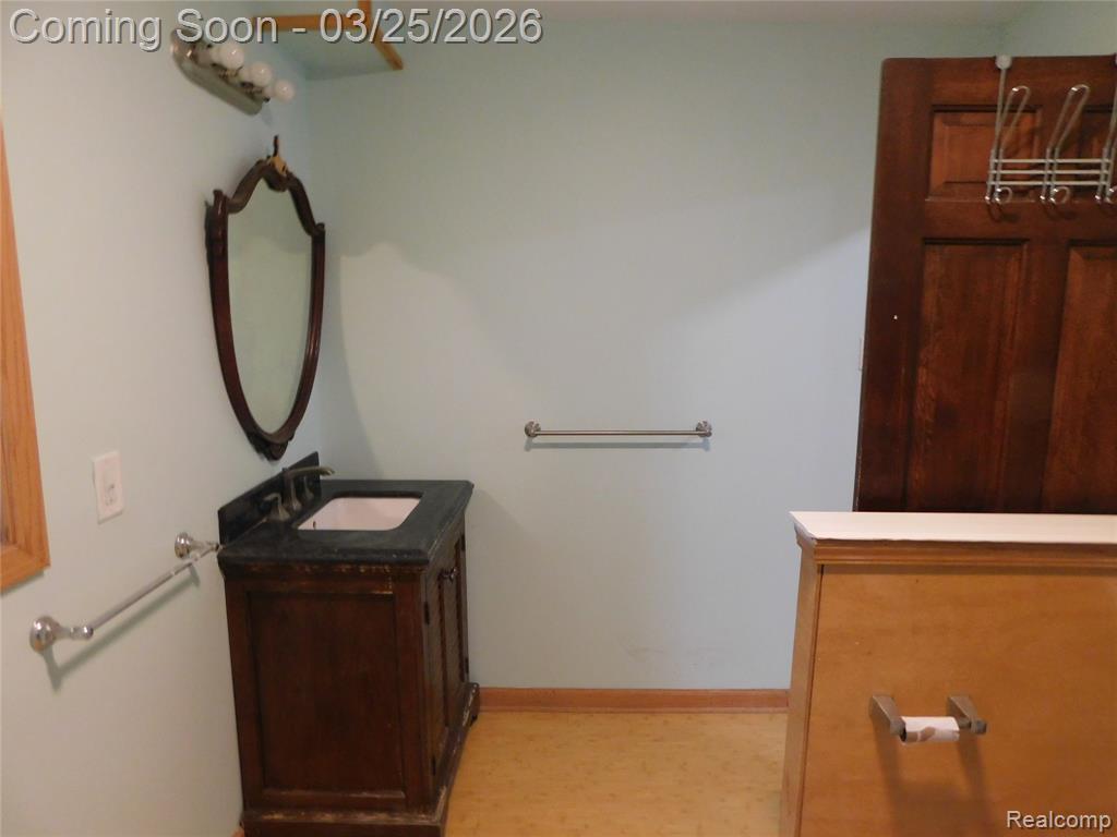 5284 Scotch Settlement Road, Almont, MI 48003 — Photo 17
