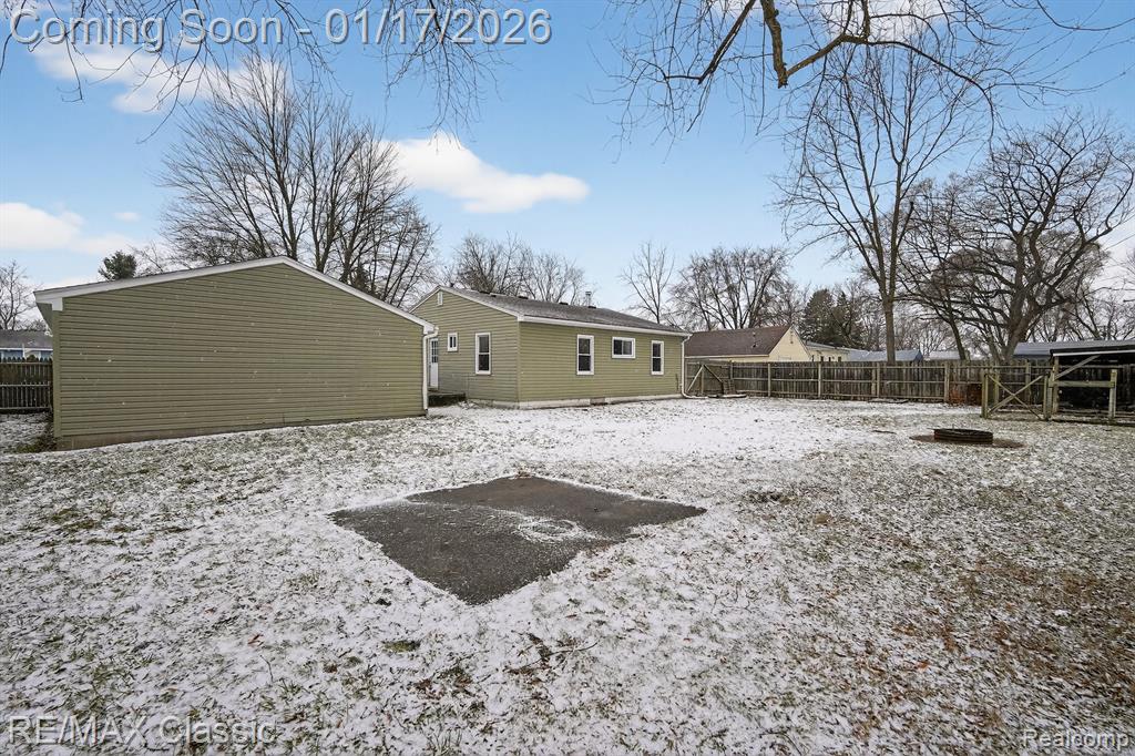 7346 S Shaker Drive, Waterford, MI 48327 — Photo 28