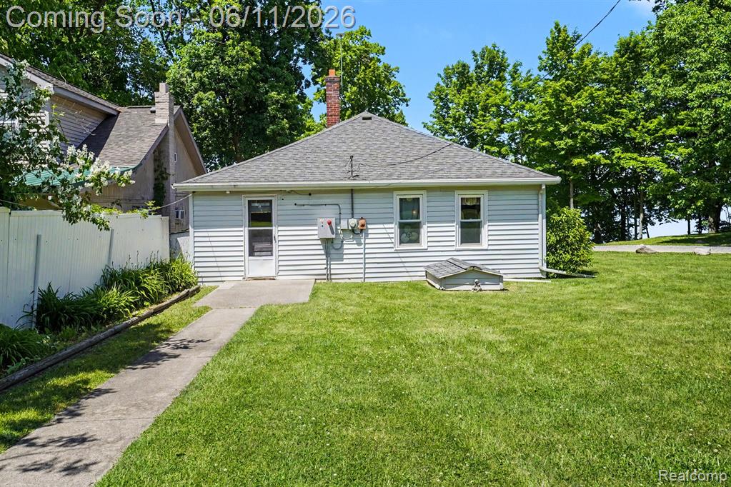 3931 S Shore Drive, Lapeer, MI 48446