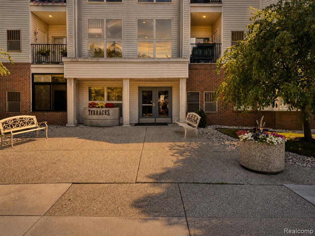39144 Hayes Road, Clinton Twp, MI 48038