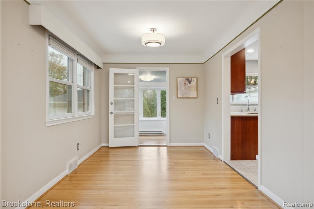 16951 Locherbie Avenue, Beverly Hills, MI 48025 — Photo 12