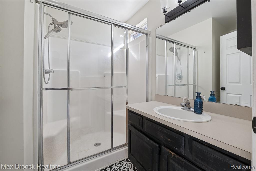 758 Huntclub Boulevard, Auburn Hills, MI 48326 — Photo 21