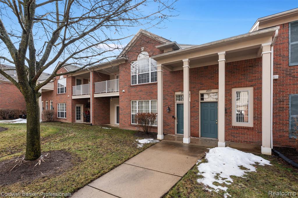 21105 Chesapeake Circle, 243, Walled Lake, MI 48390 — Photo 2