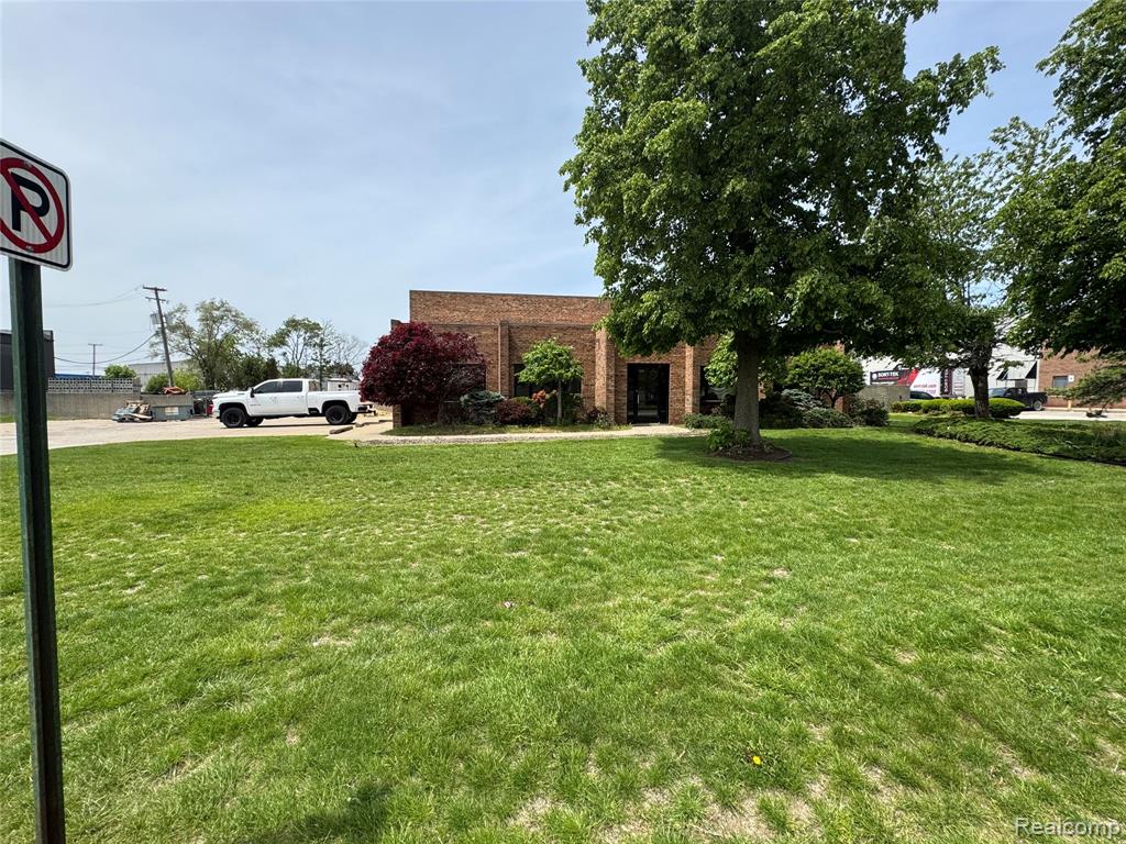 1955 Bellingham Drive, Troy, MI 48083 — Photo 2