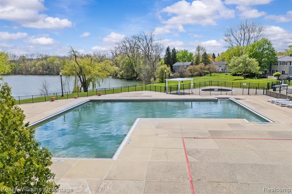 42930 Richards Court, Northville, MI 48167 — Photo 32